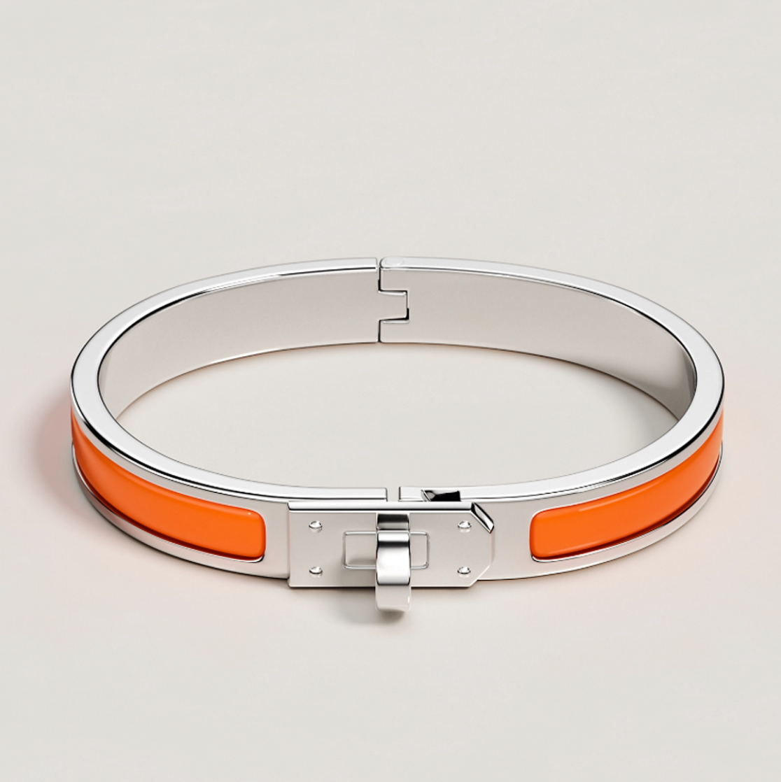 Helena Aada Bangle