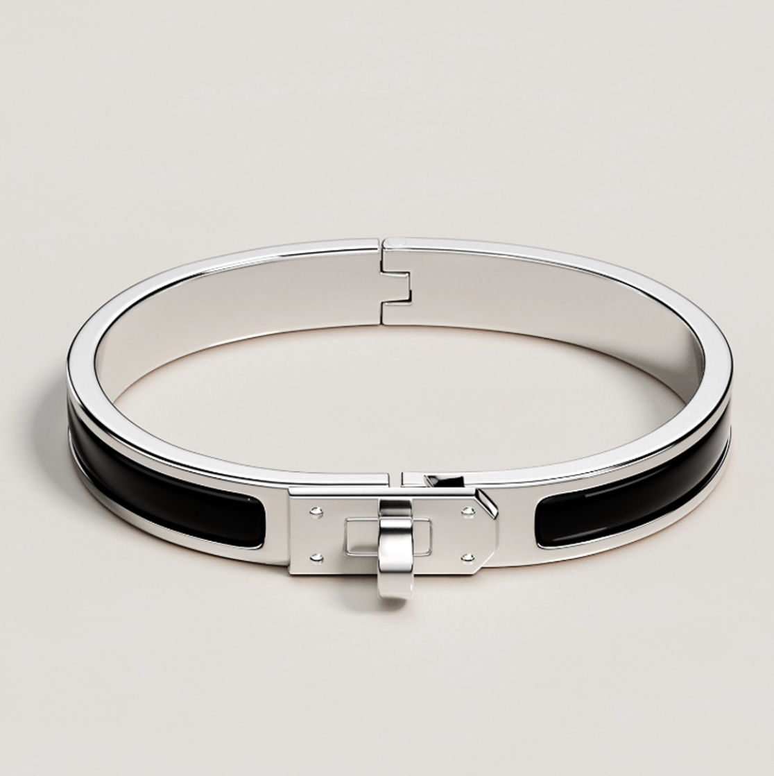Helena Aada Bangle