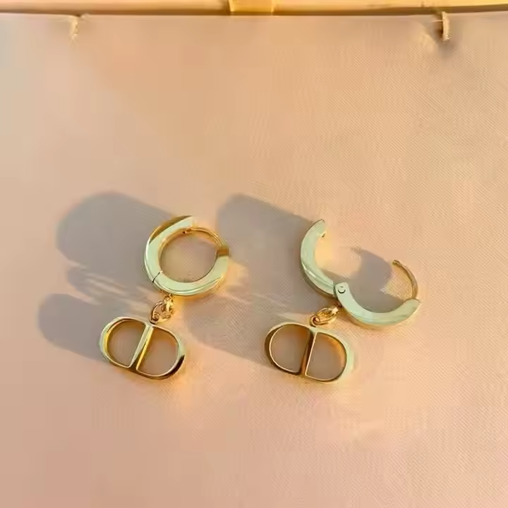 CD Earrings Gold