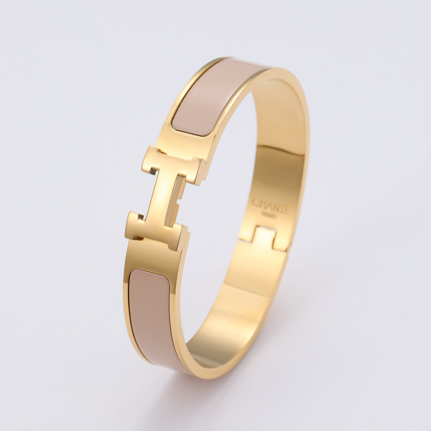 Helena Bangle
