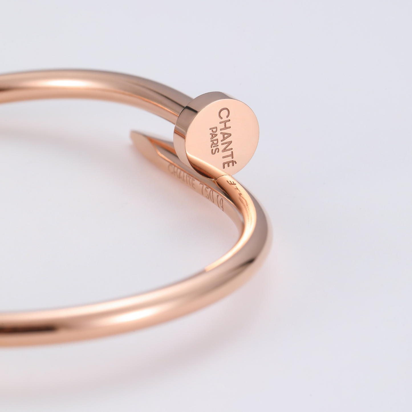 Nail Armband