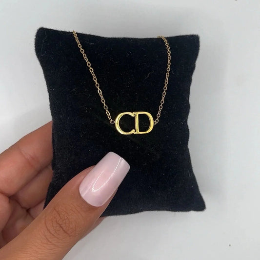Leina Necklace