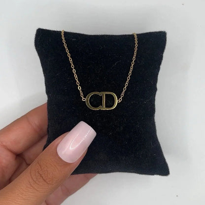Leina Necklace