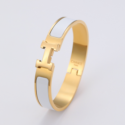 Helena Bangle