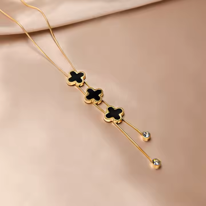 Clover metal necklace