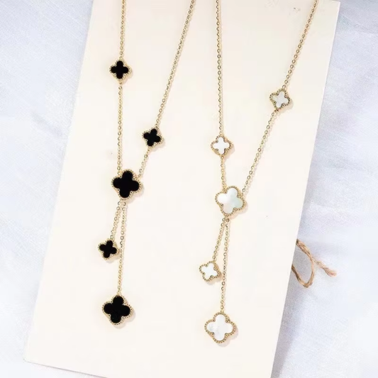 Clover metal necklace