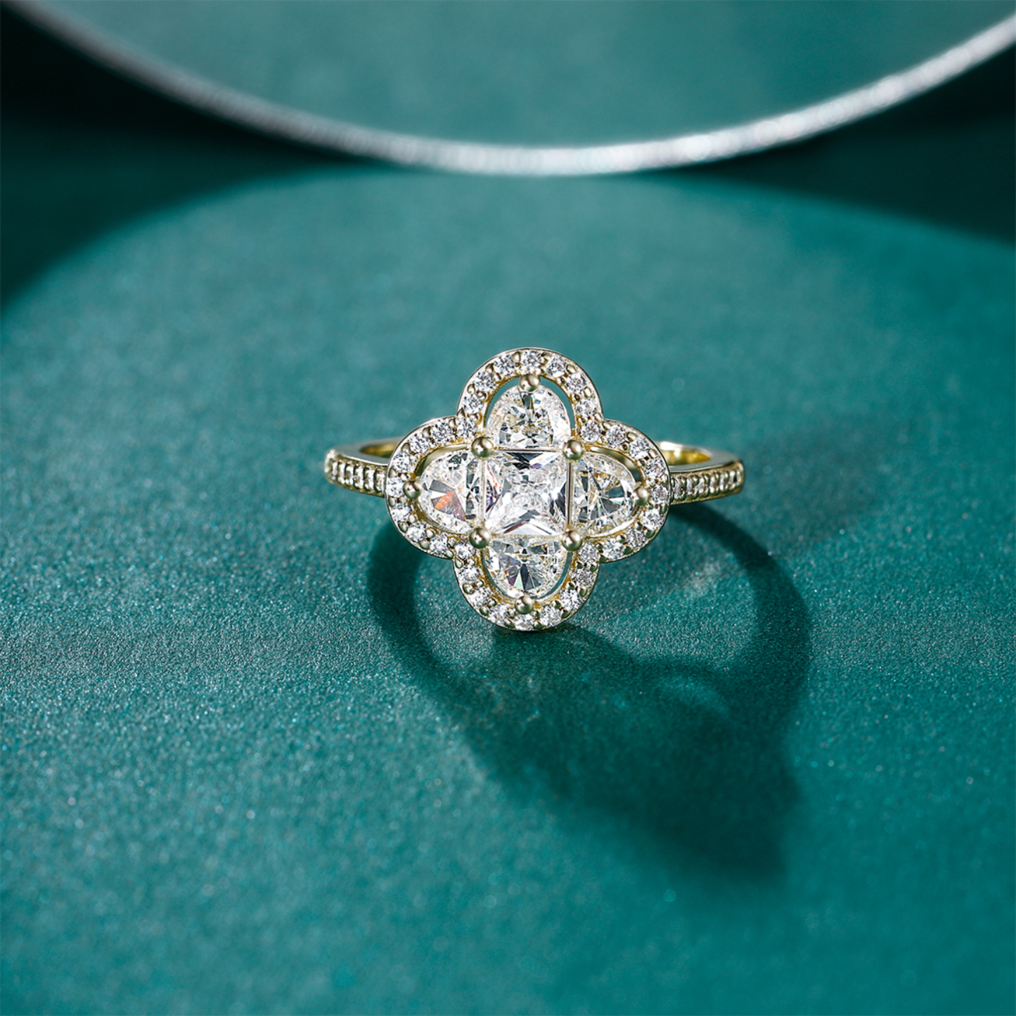 Clover Ring