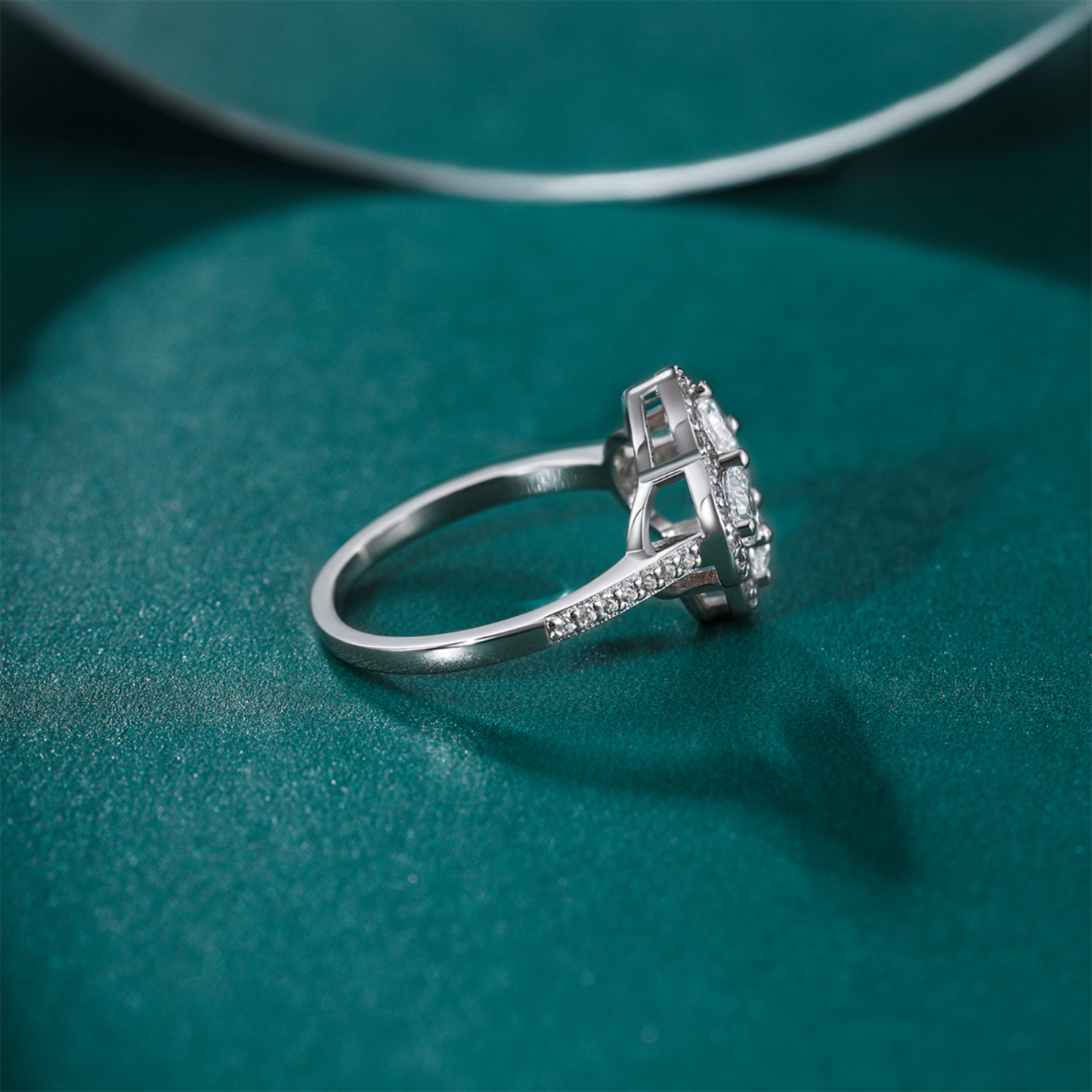 Clover Ring