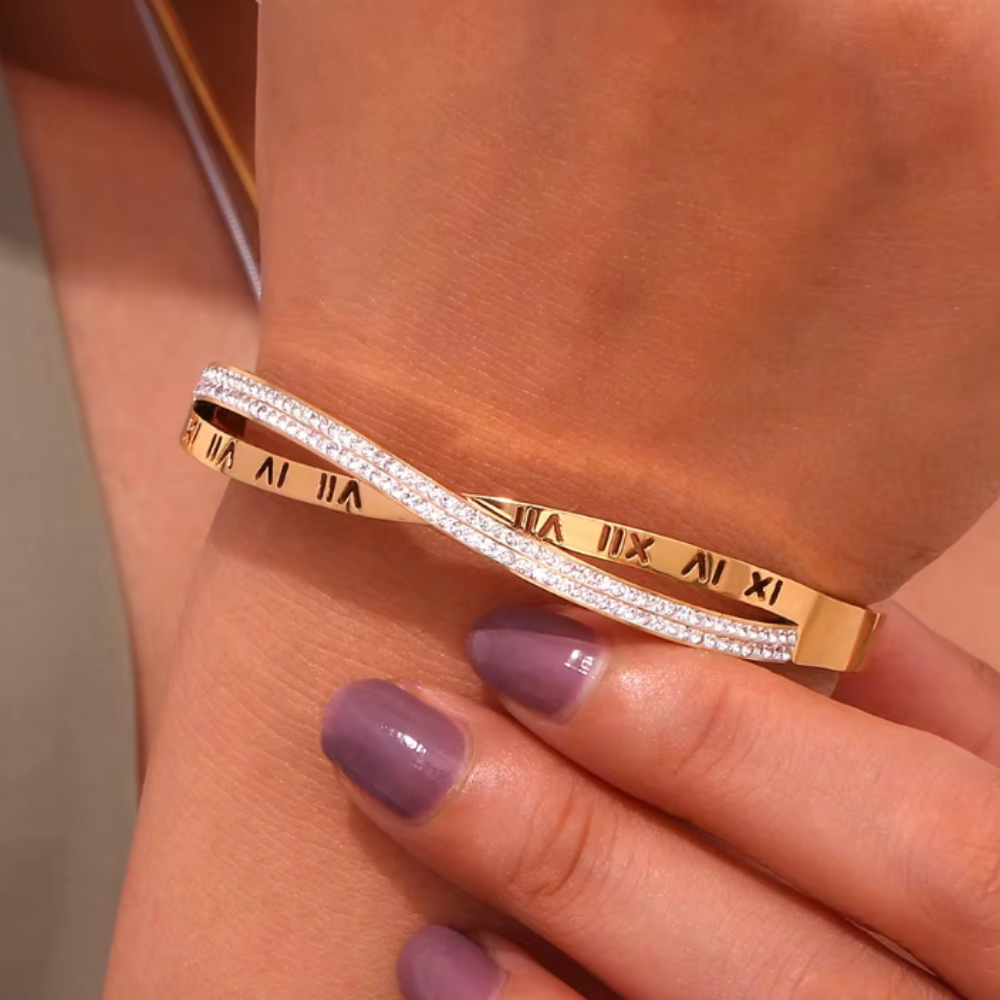 Love Bangle - Gold